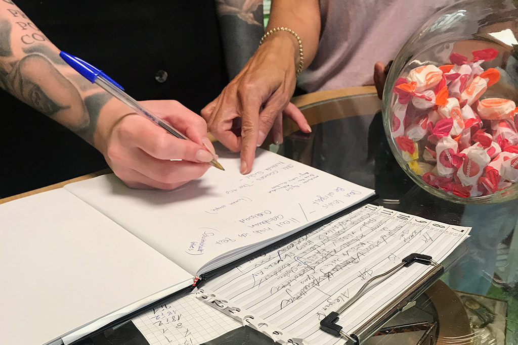 Recherche am Schulterblatt @ Martina Raponi