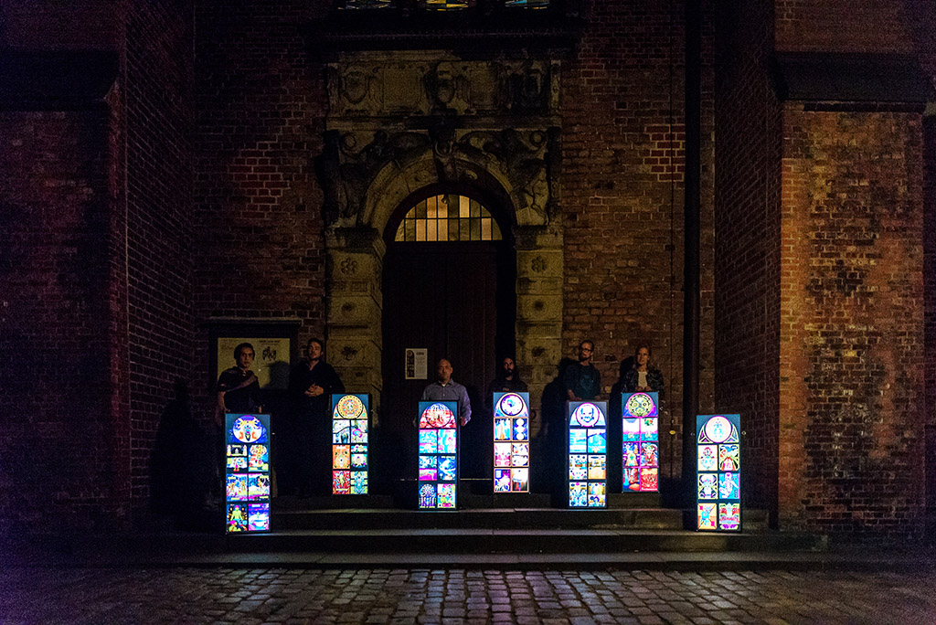 Performance in der Hauptkirche St. Katharinen. Foto © Daniel Nide