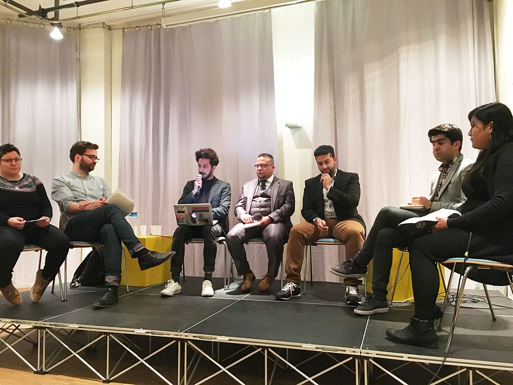 Die Panel-Teilnehmer: Aicha El Saleh, Kamal Chomani, Jan Wilkens, Salah Zater, Ebrahim Hadya, Übersetzer, Iam Sahar Reza (von links nach rechts)